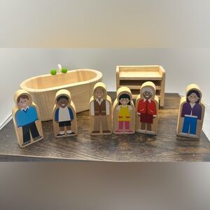 Wooden Dollhouse Bundle: 6 Melissa & Doug Dolls & Misc Bathroom Furniture Set